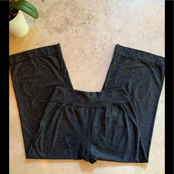 Lululemon cropped pants - Picture 3 of 3